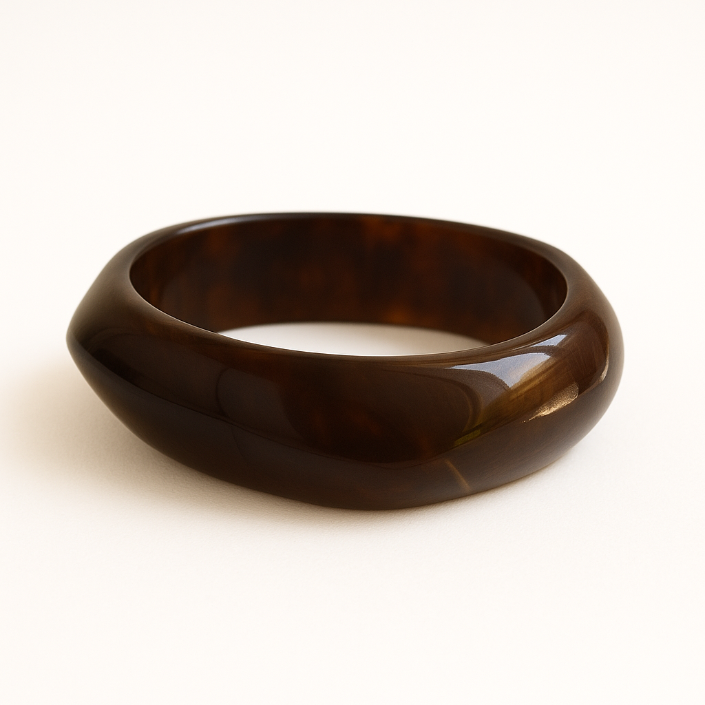 Close up of brown coloured MA-FRIENDS RESIN BANGLE