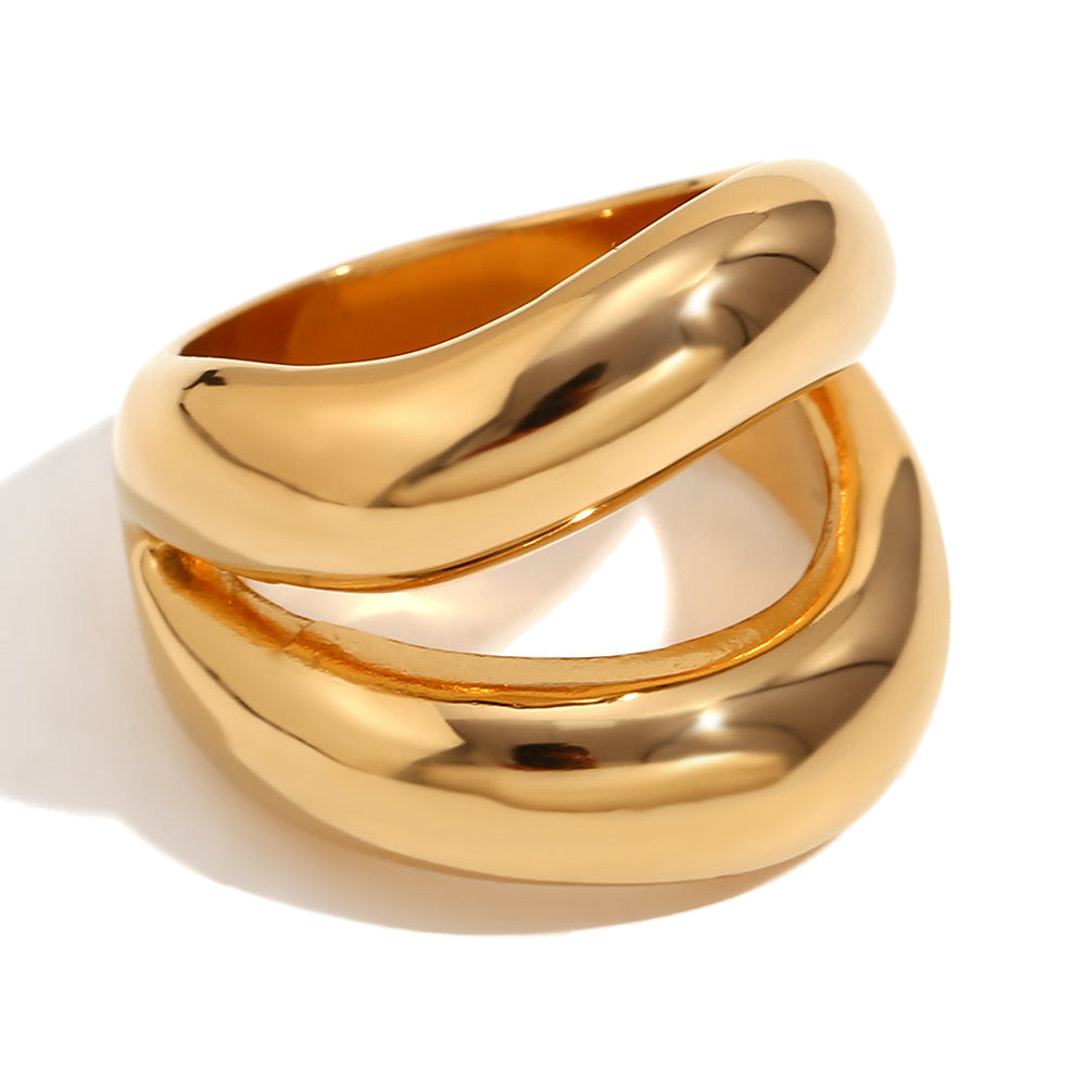 Close up of Mila Online Shop Maxi Ring in gold with organic chunky design, bold statement ring perfect for stacking with gemstone rings